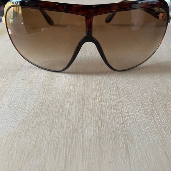 🔥✨ Tom Ford Sunglasses- ANDRE TF69 820 - Picture 1 of 6